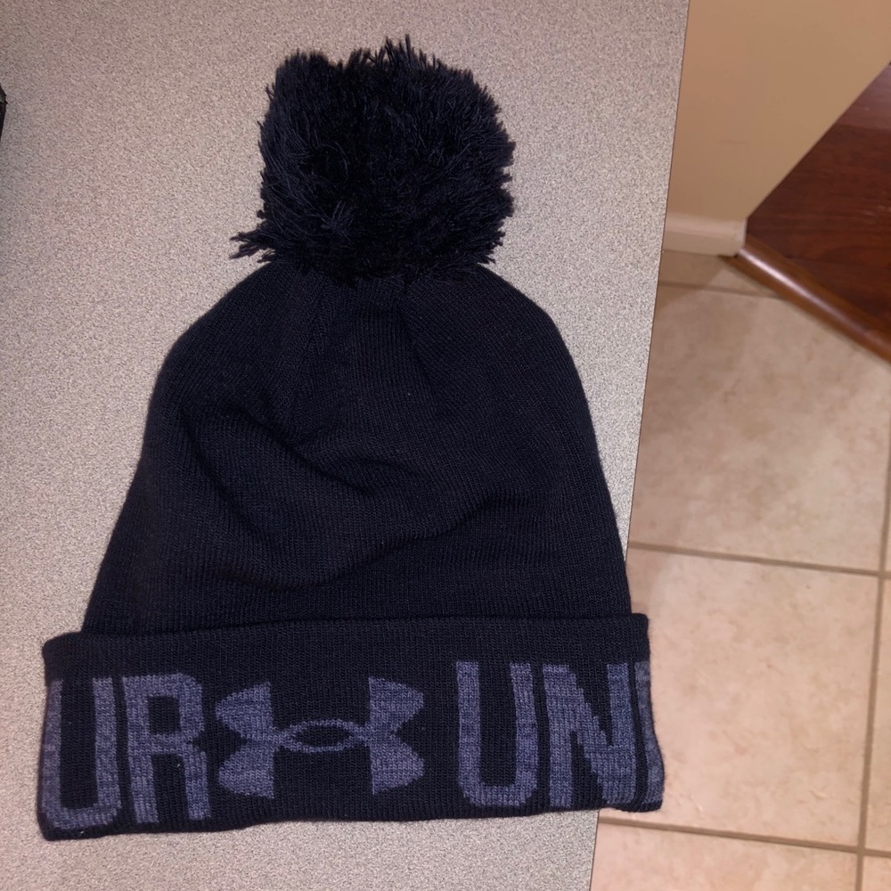 Under armour Pom Pom hat